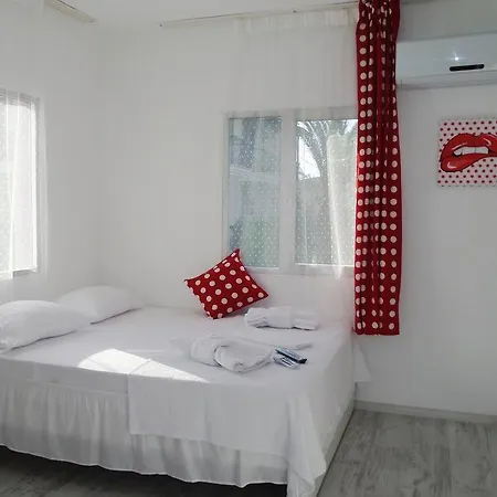 Fullmoon Rooms Cesme