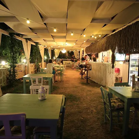 Fullmoon Rooms Cesme Guest house *