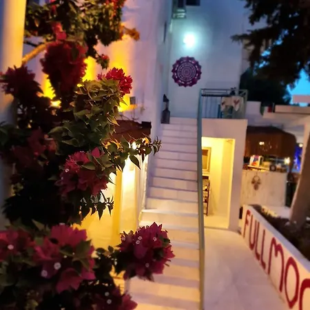 Fullmoon Rooms Cesme Casa de hóspedes