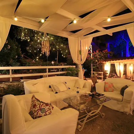 Fullmoon Rooms Cesme Casa de hóspedes *